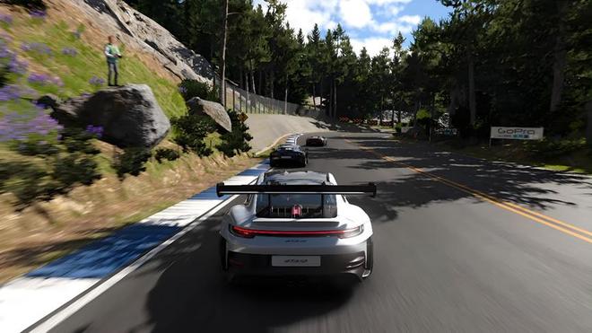 ：海信E8Q Pro与《GT赛车7》真是绝配AYX爱游戏APP五一不出门！死忠粉诚心推荐(图3)