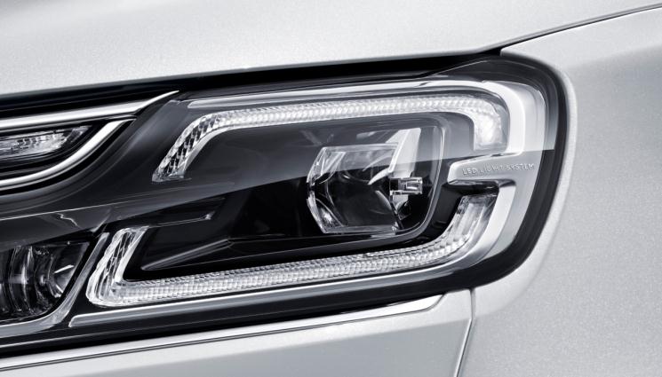 巴斯特的极致天窗工艺AYX爱游戏遇见伟